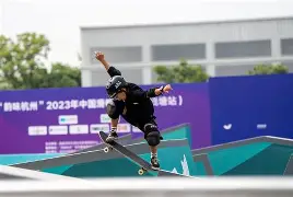 淘汰赛巅峰对决！钱塘火狐队险胜东海青龙队，拳击赛场再起波澜；快速转换撕裂防线